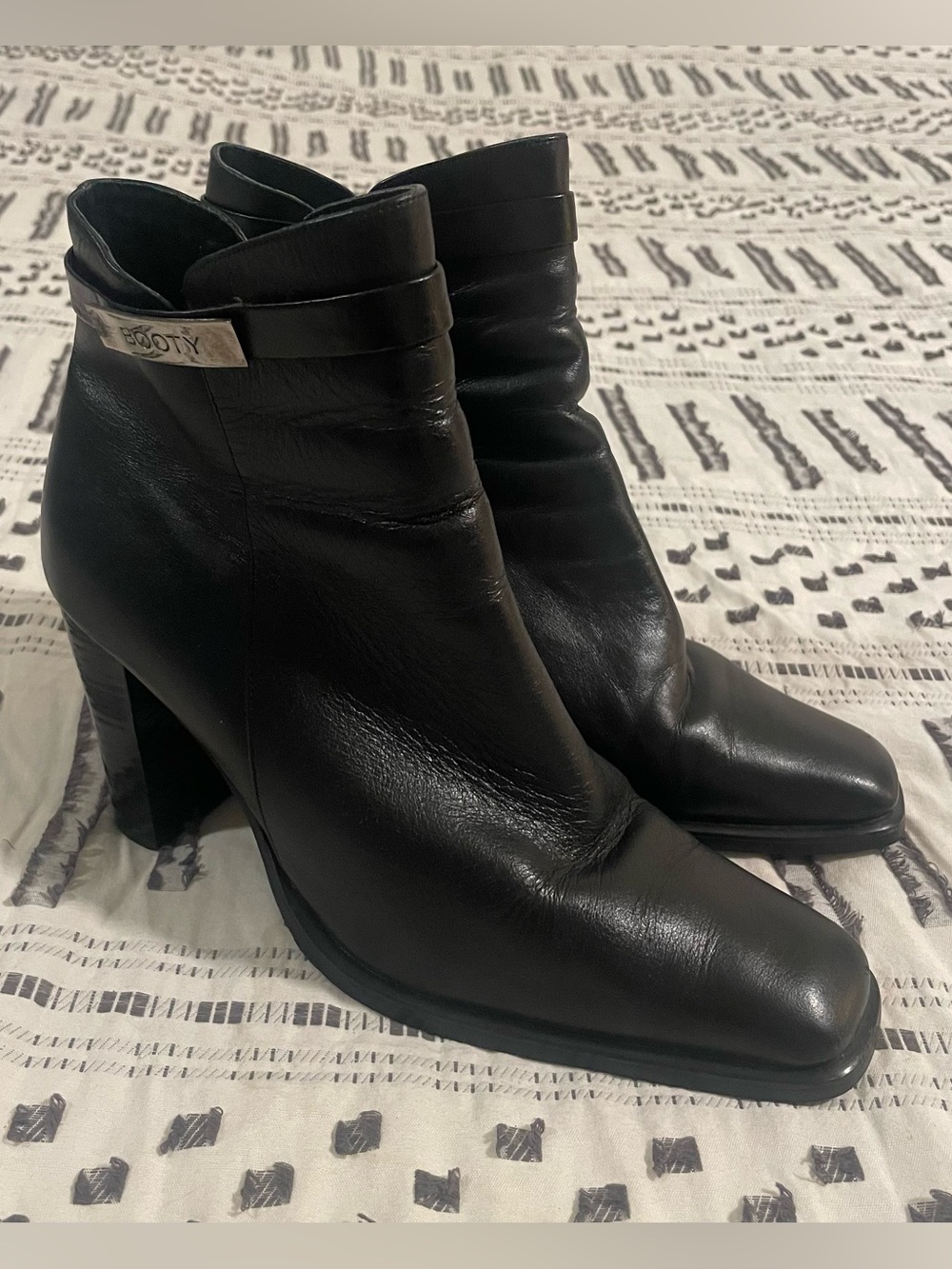 VINTAGE 90s Y2K Booty Shoes Black Leather Block Heel Square Toe Ankle Boots 8